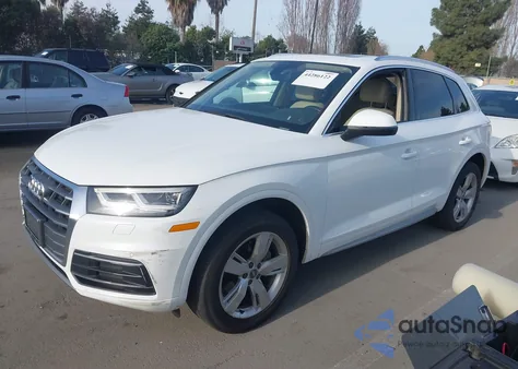 2018 Audi Q5 2.0T Premium/2.0T Tech Premium z USA, uszkodzony, nr VIN WA1BNAFY8J2042445